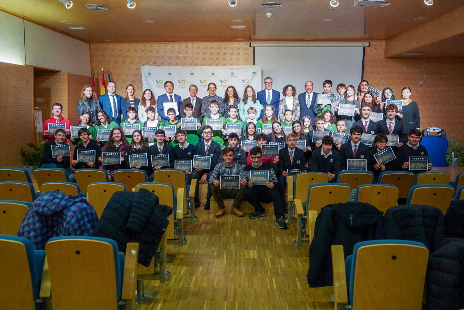 Foto de familia de la entrega de diplomas del Space Academy.