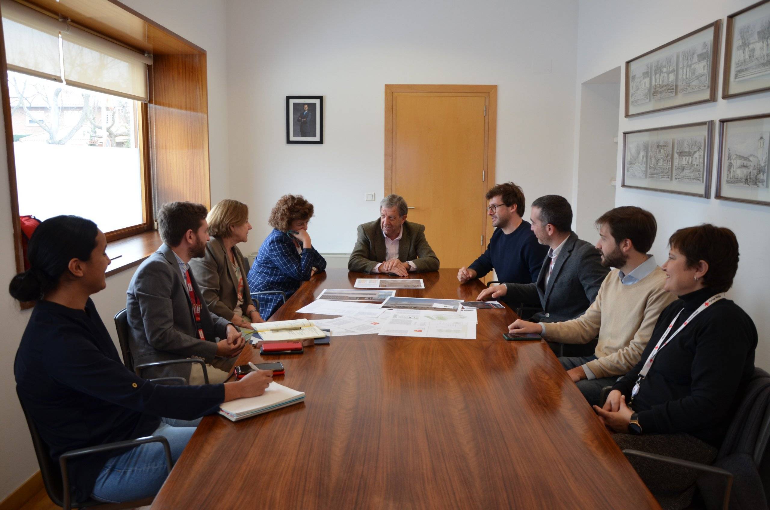 Imagen de la reunión mantenida con Cruz Roja.