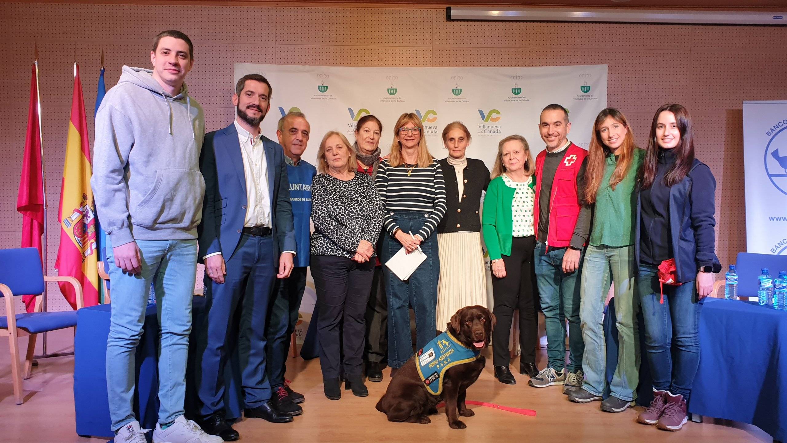 Foto de familia de la reunión entre asociaciones sin ánimo de lucro y al Club de Voluntariado de la UCJC.