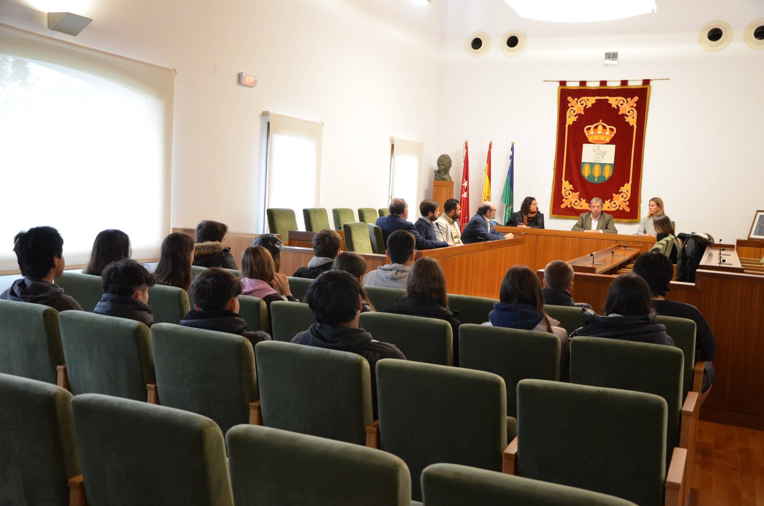 Imagen de la visita de los alumnos del CEIPSO María Moliner durante su visita.