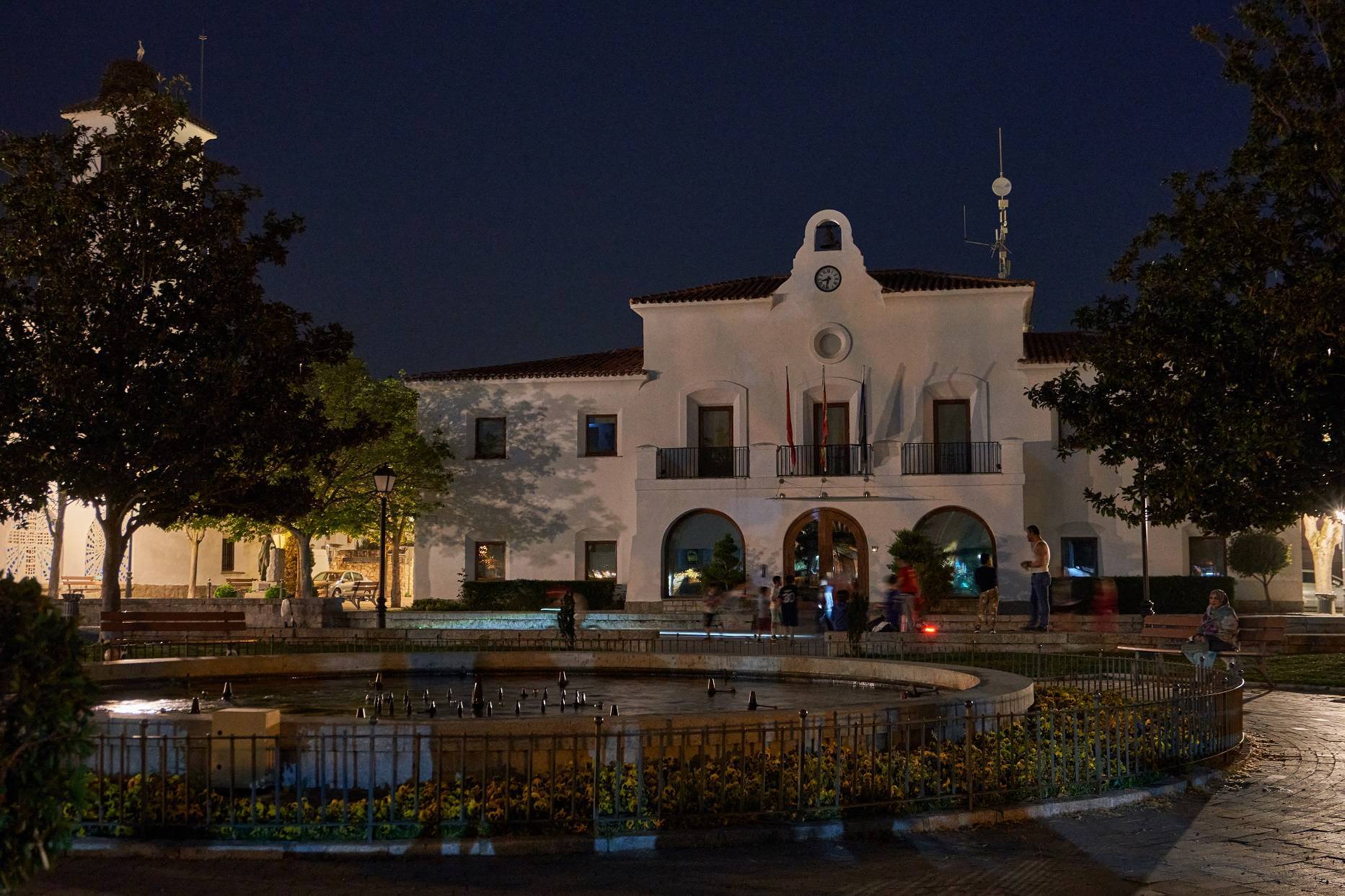 Imagen del antiguo Ayuntamiento con las luces apagadas.