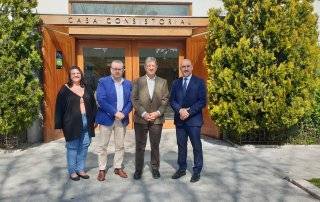 Foto de familia tras la reunión mantenida con MAPFRE.