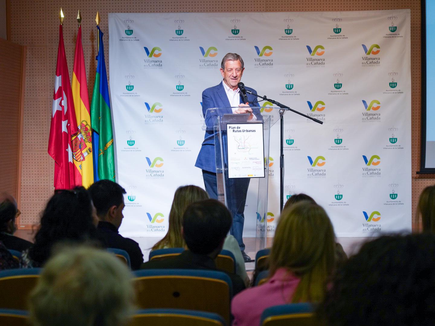 El alcalde, Luis Partida, durante su intervención.