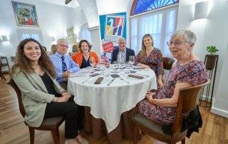 Imagen de una de las mesas de la cena de la Asociación Cultural de Hermanamientos.