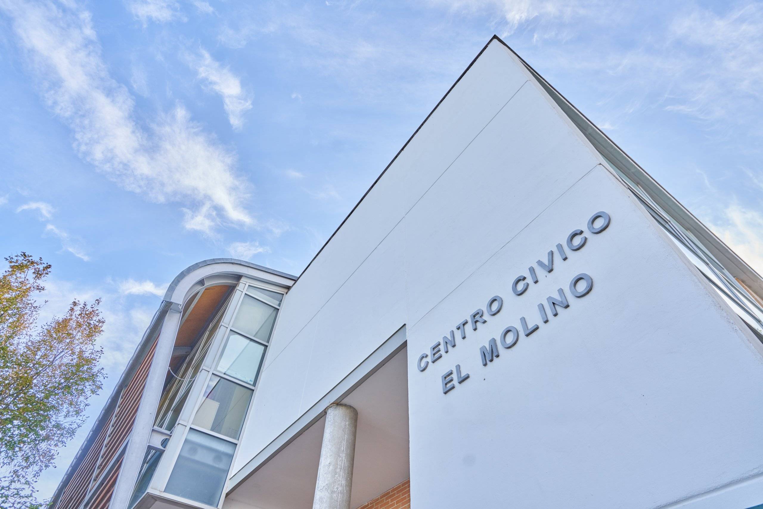 Fachada del C.C. El Molino.