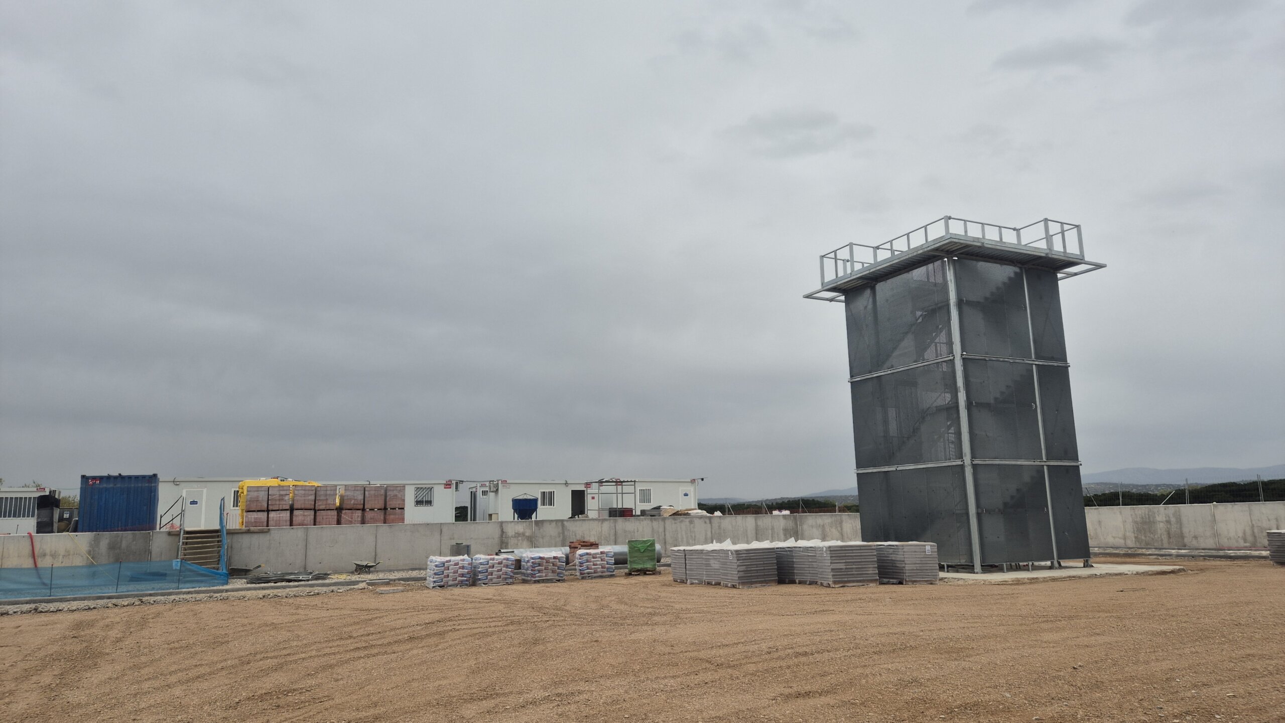Imagen de la torre del futuro parque de bomberos.