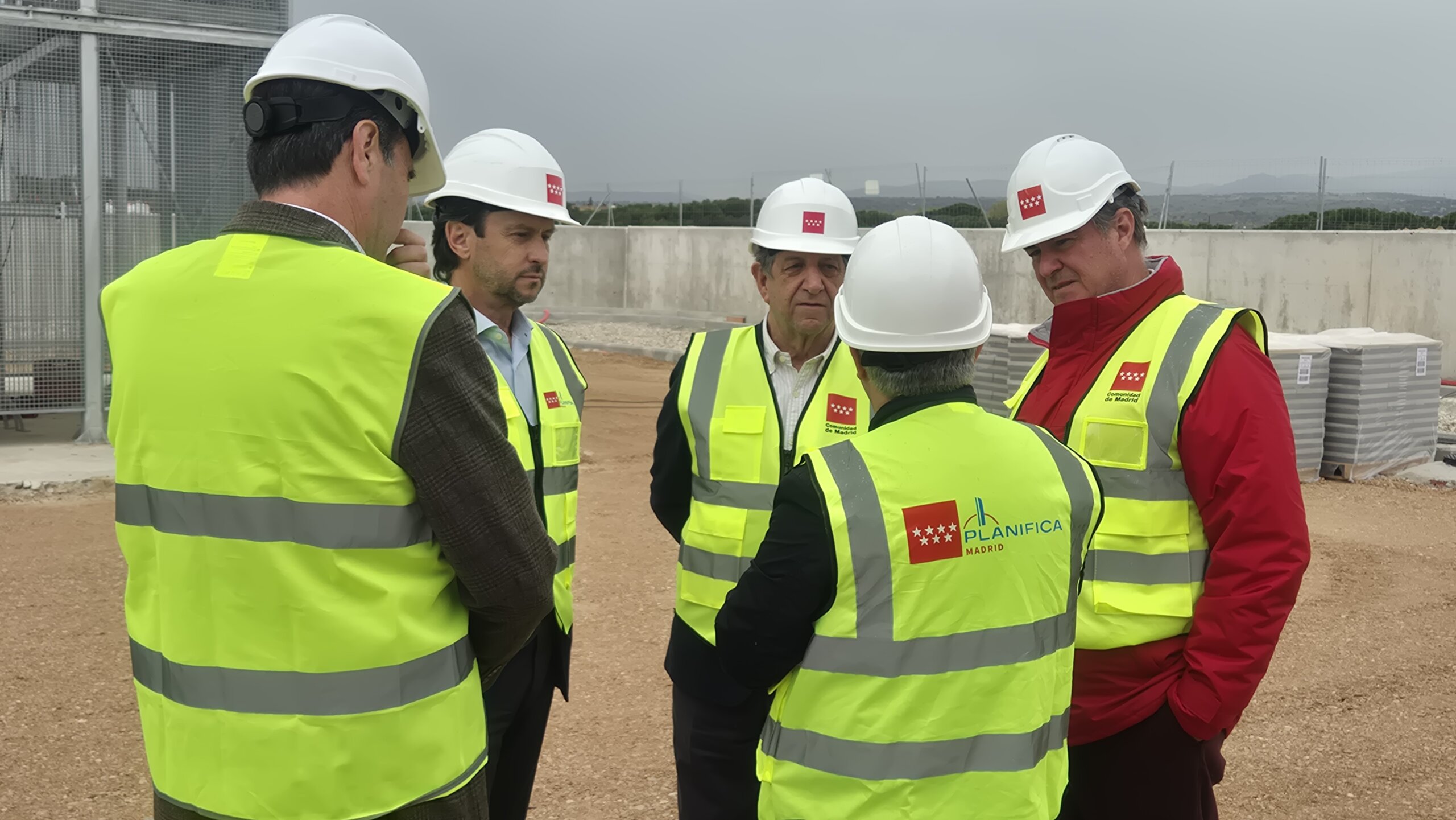 Autoridades y responsables de la obra