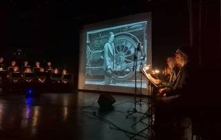 Imagen de la proyección de cine mudo.