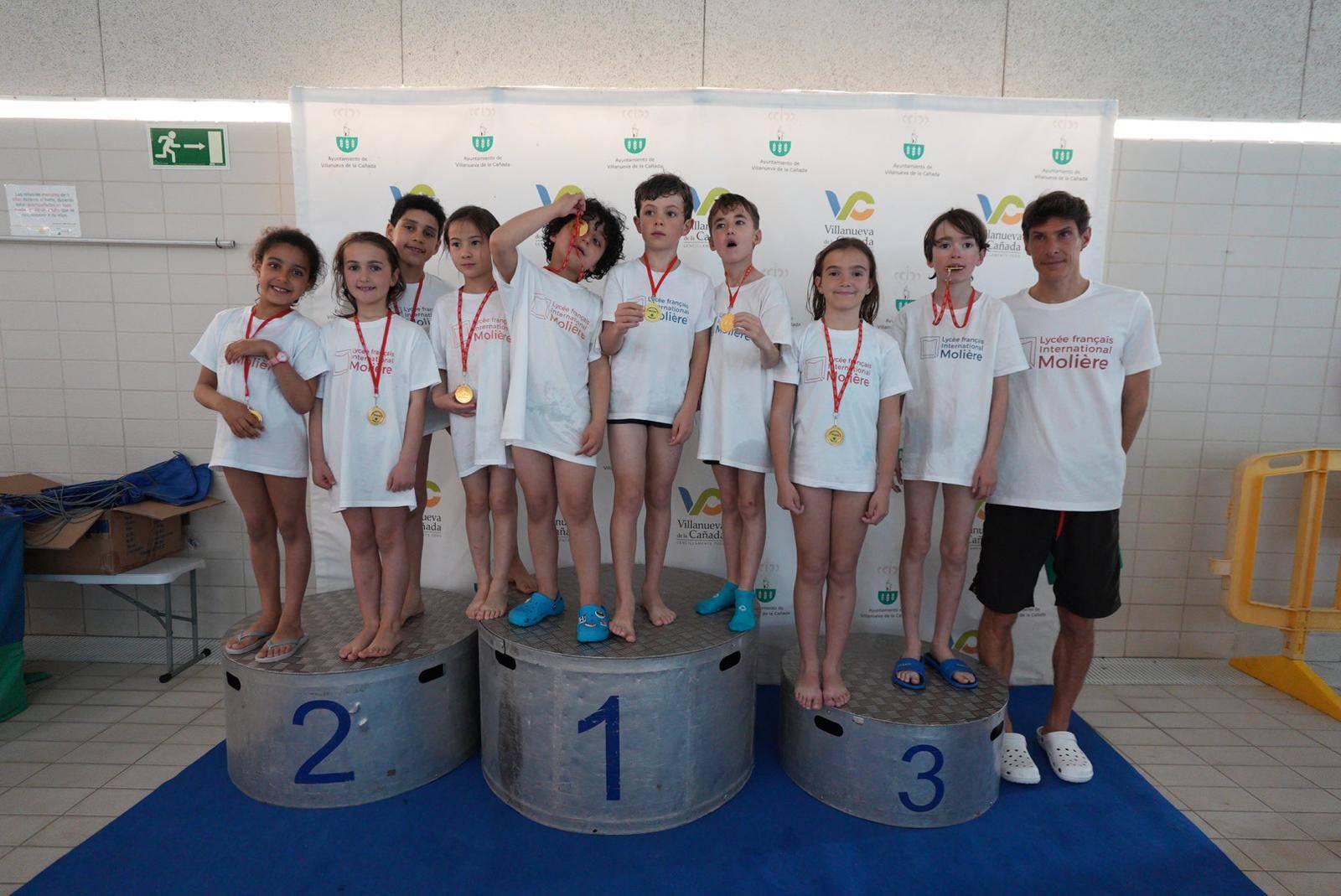 Foto de familia del podium del Colegio Liceo Molière.