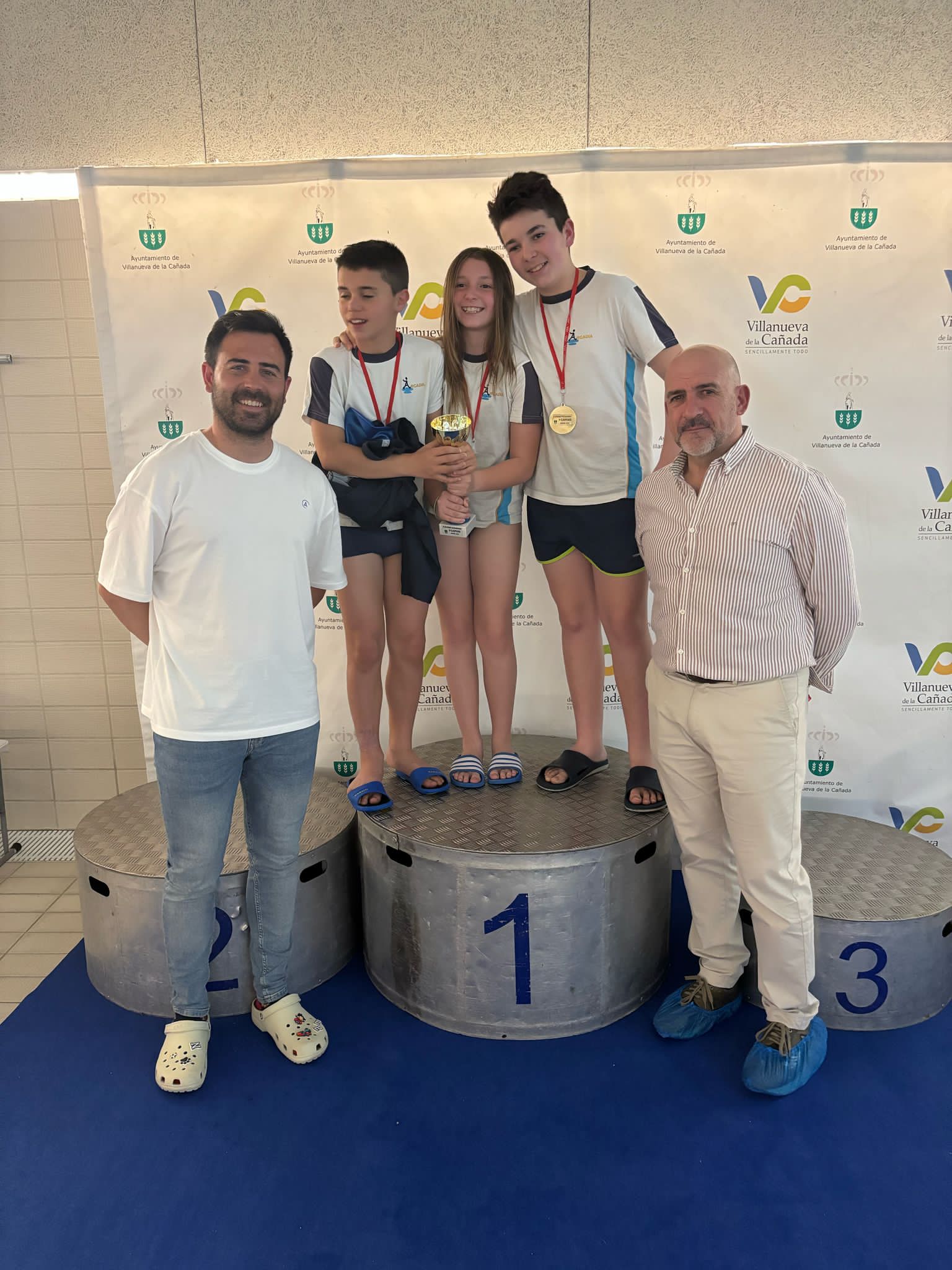 Foto de familia del podium del Colegio Arcadia.