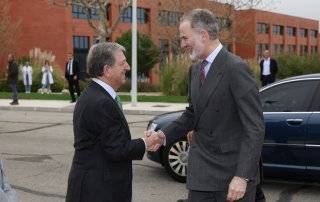 El alcalde, Luis Partida, saludando a Su Majestad el Rey de España, Felipe VI. © Casa de S.M. el Rey