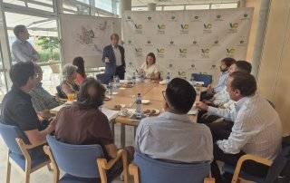 Imagen del desayuno del alcalde con los vecinos.