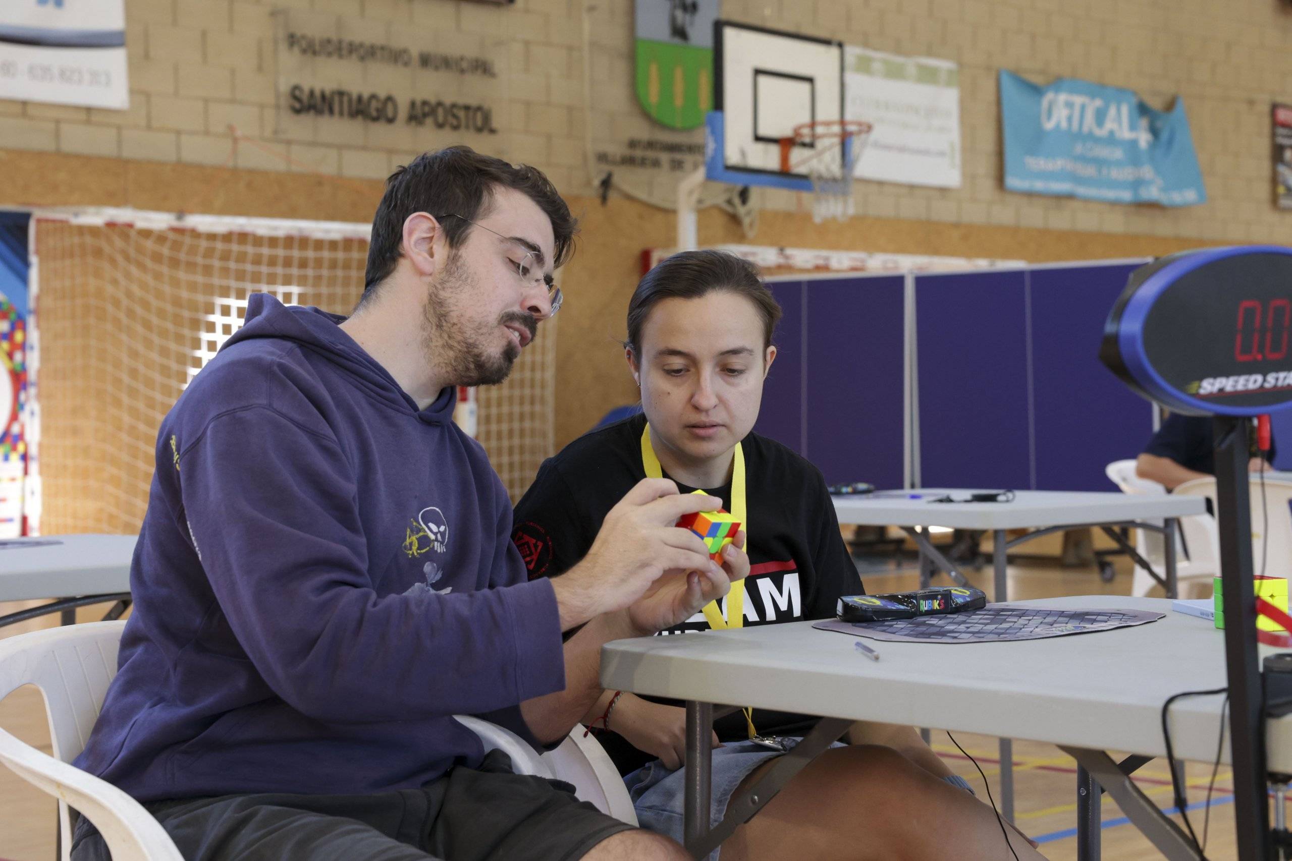 Dos participantes durante la competición.