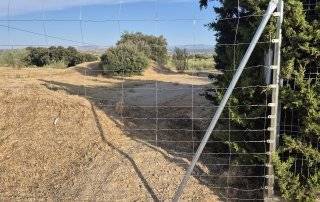 Imagen del vallado de la avenida de Mirasierra.