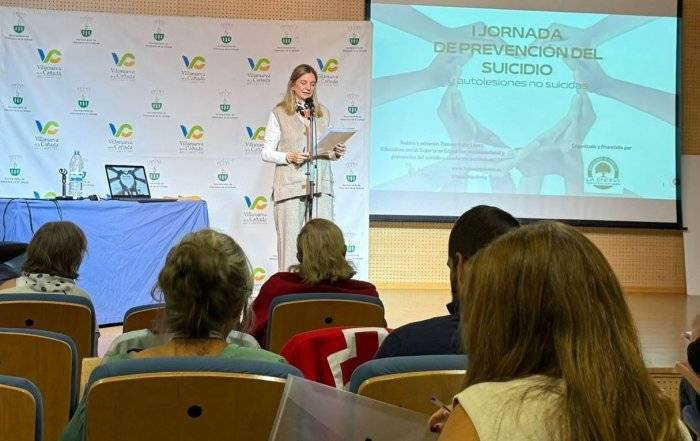 La concejala de Servicios Sociales, durante la apertura de la I Jornada de Prevención del Suicidio.