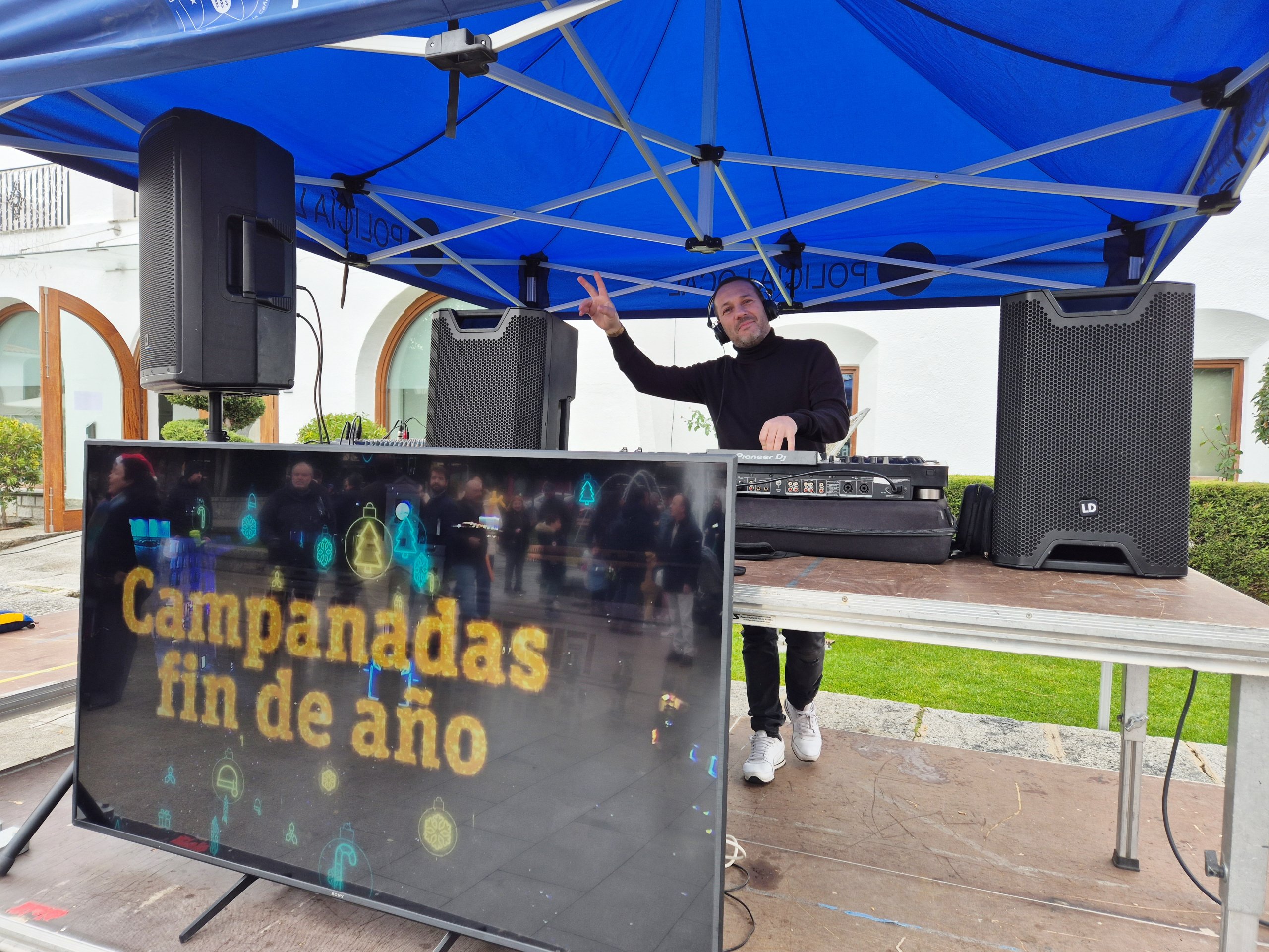 El DJ D. Dimo ameniza la Fiesta Preúvas.