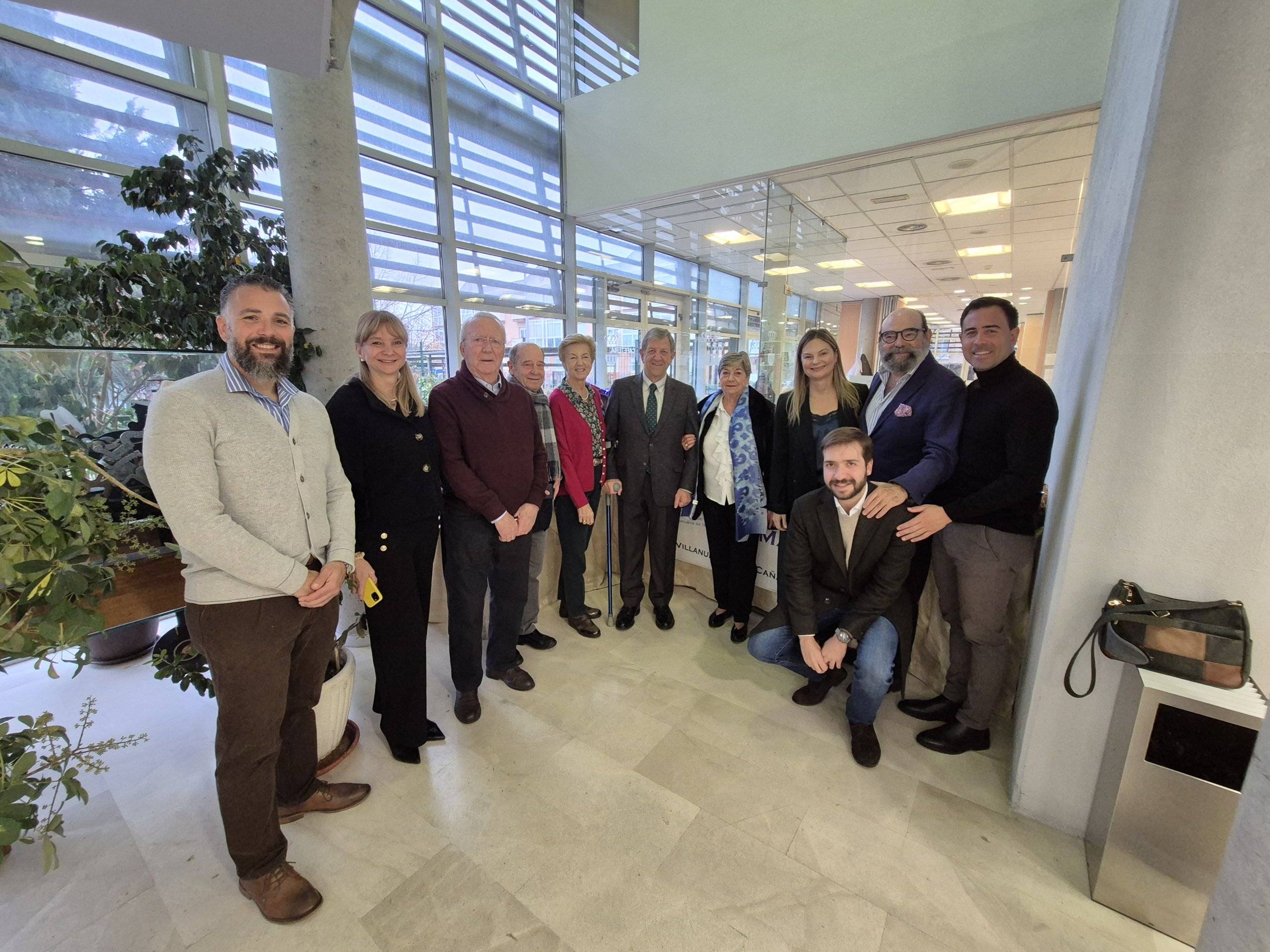 Foto de familia de la visita.