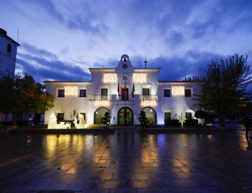 Las luces de Navidad brillan en Villanueva de la Cañada
