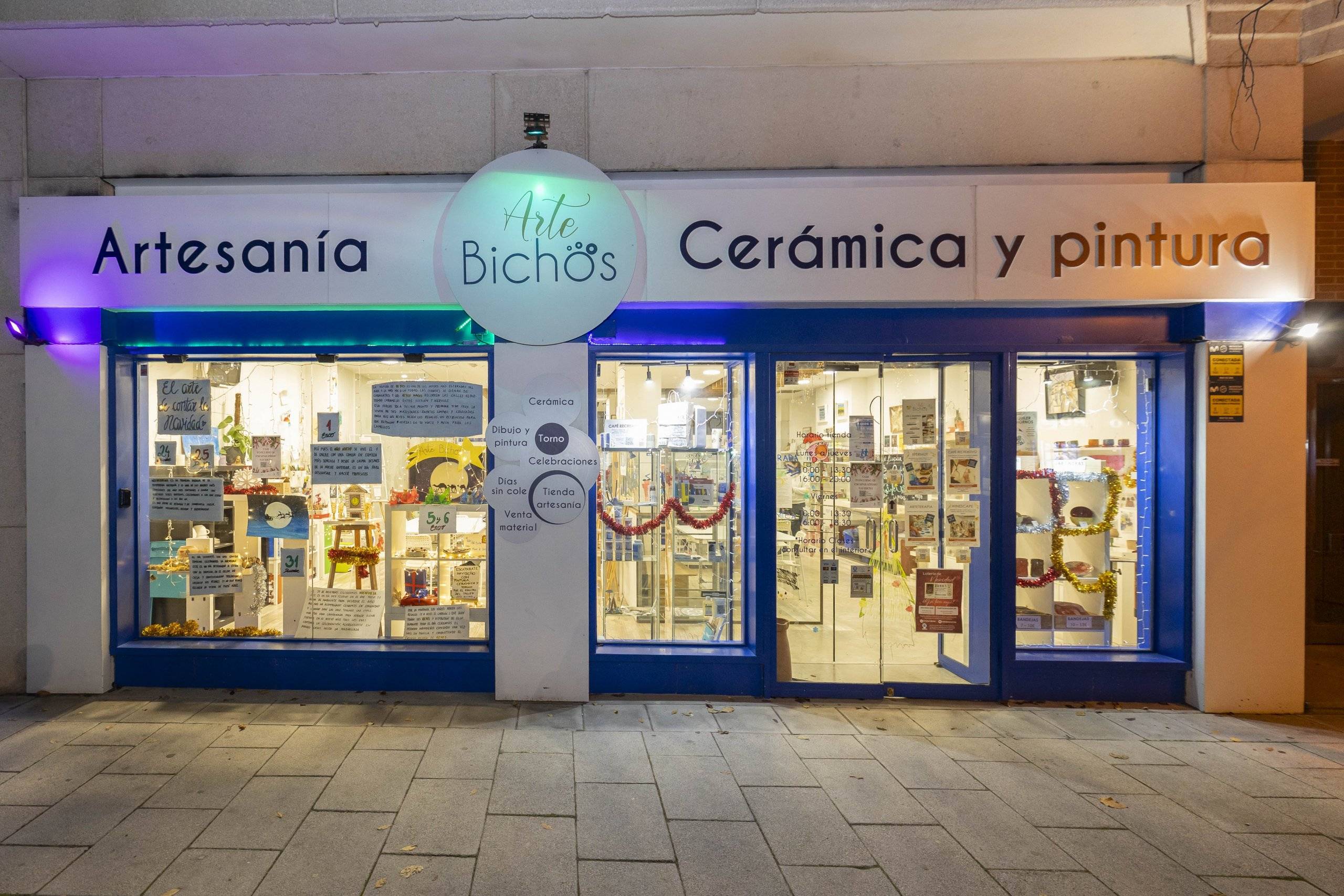 Escaparate Arte Bichos.