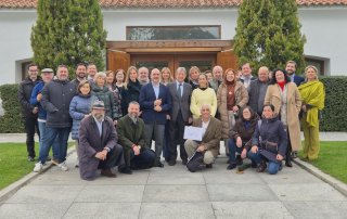 Imagen de la entrega de recaudación del Mercado Navideño a Cáritas.