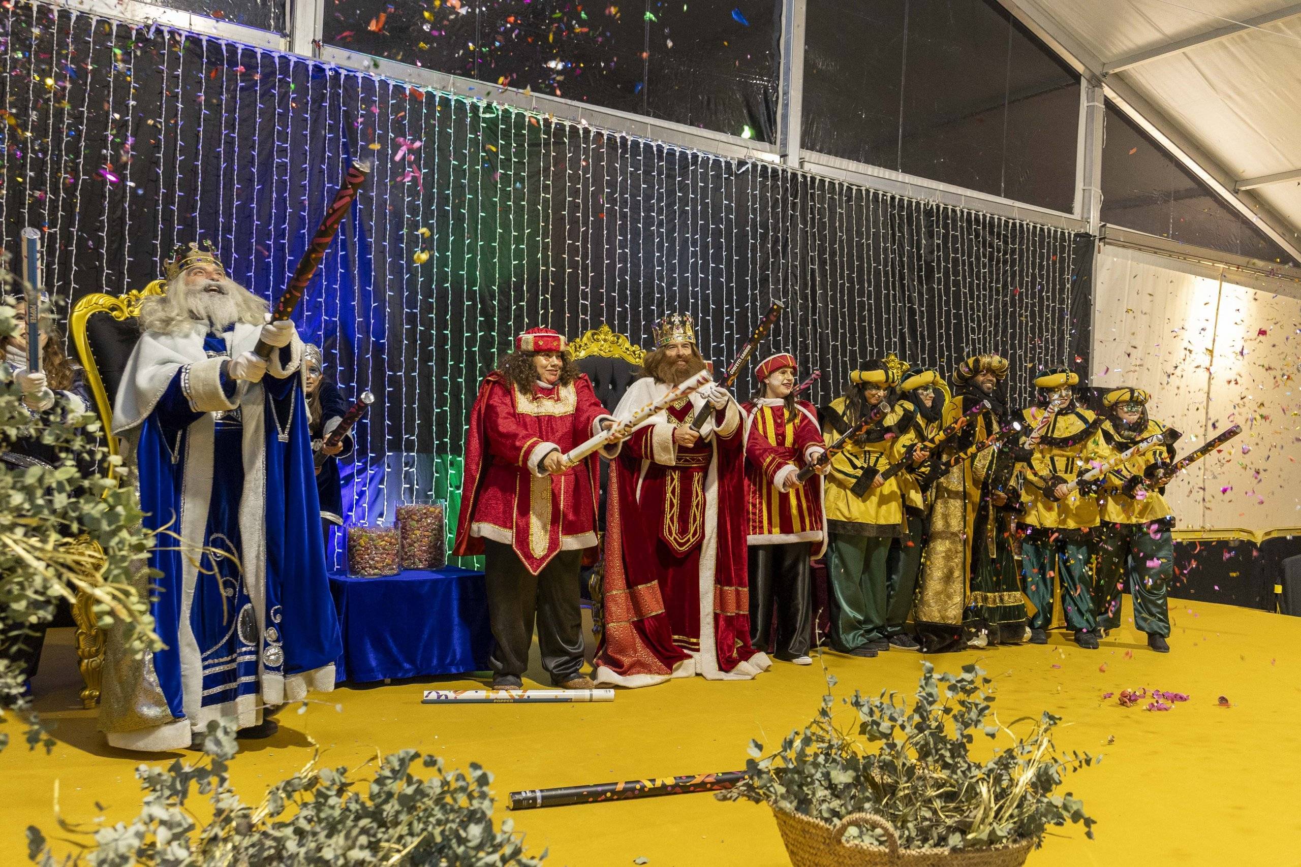 Recepción de Sus Majestades de Oriente en el C.C. La Despernada.