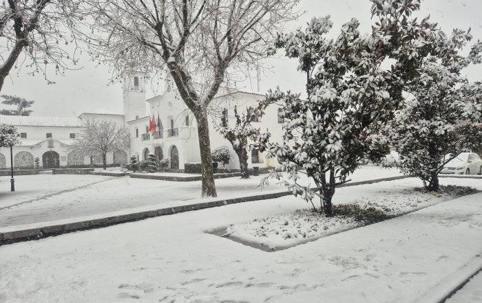 Imagen de la plaza de España nevada.