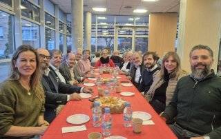 Alcalde, concejales y miembros de la Asociación de Mayores durante la Fiesta del Roscón.
