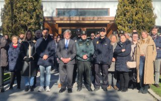 Imagen de las autoridades durante el minuto de silencio.