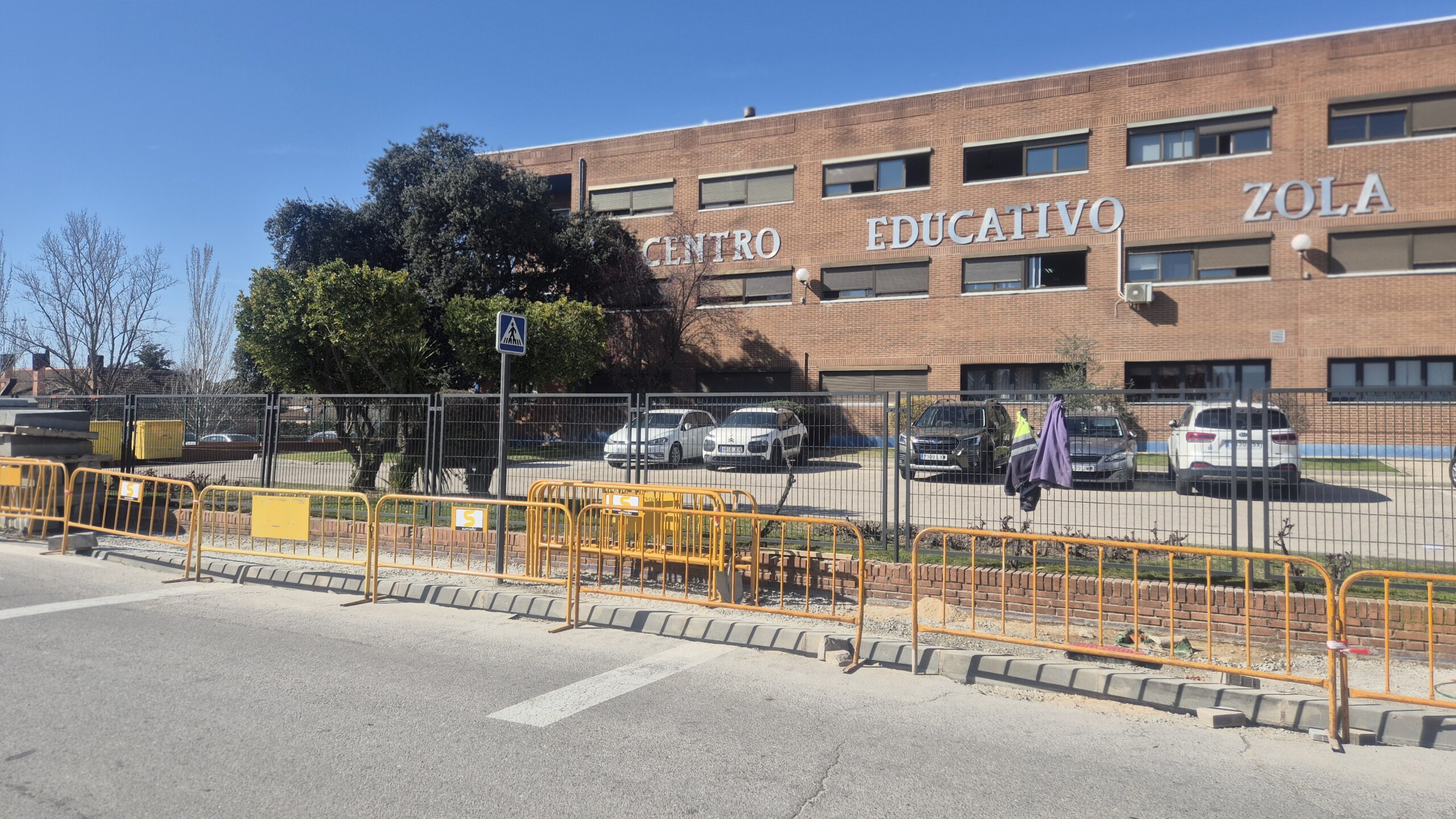 Imagen de las obras en las inmediaciones del Colegio Zola Villafranca.