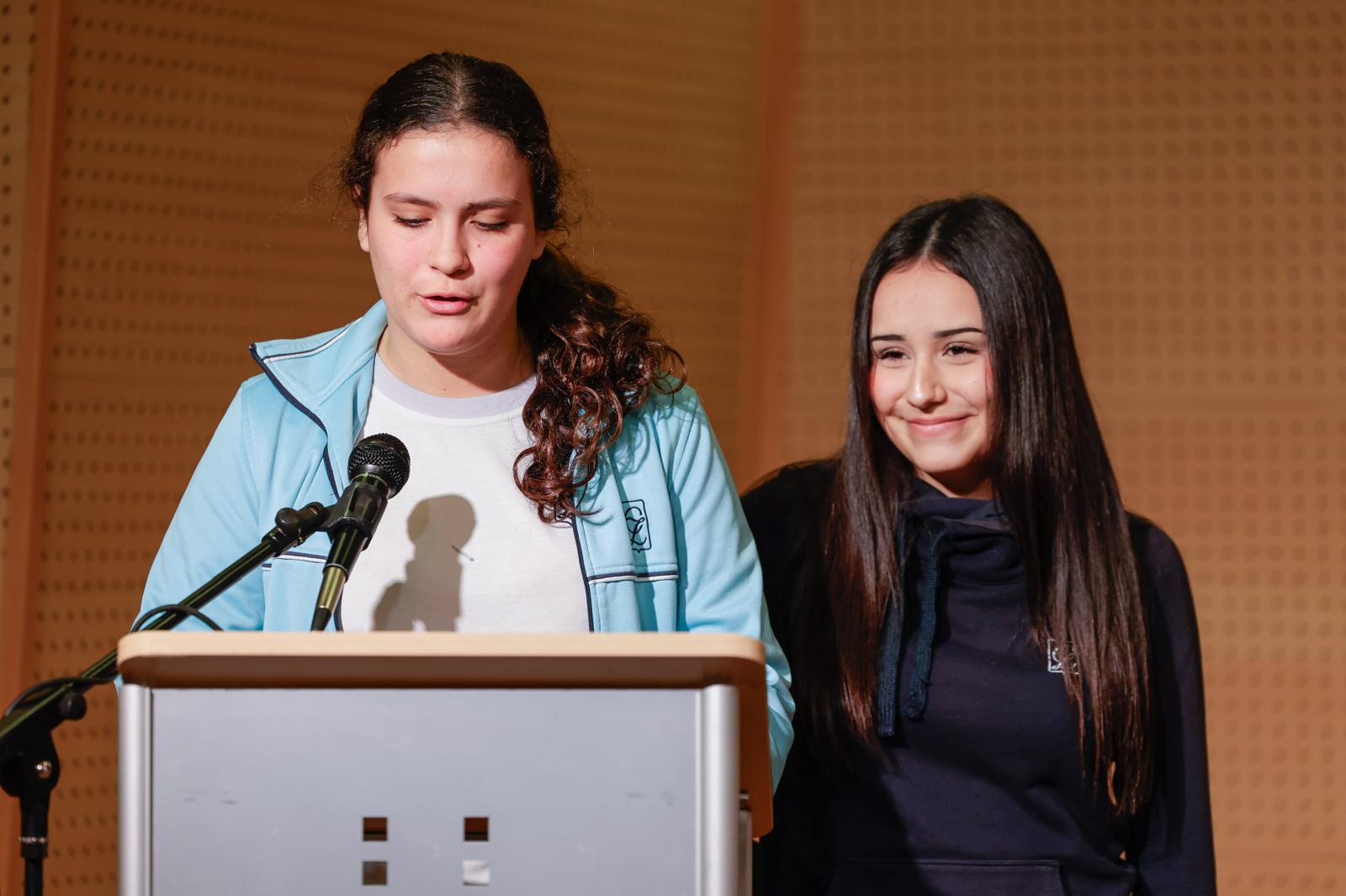 Intervención de alumnas del colegio Zola Villafranca.