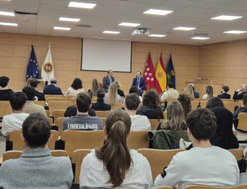 Encuentro con alumnos becados por el Ayuntamiento en la Universidad Alfonso X el Sabio