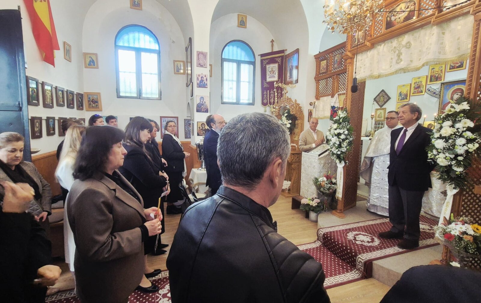 Imagen del alcalde en la misa celebrada en la Parroquia Ortodoxa Rumana