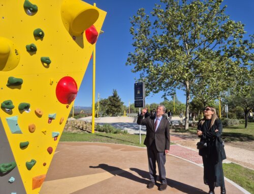 Abierto al público el rocódromo del parque de Poniente