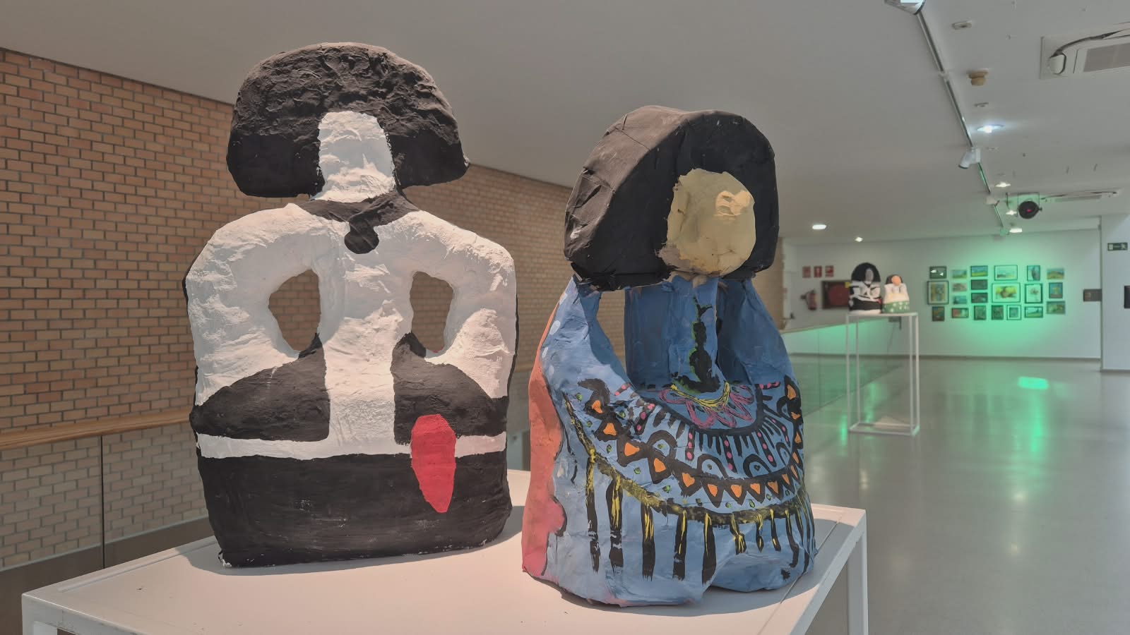 Obras de arte de la exposición de los alumnos de Bachillerato de Artes de los Colegios Zola.