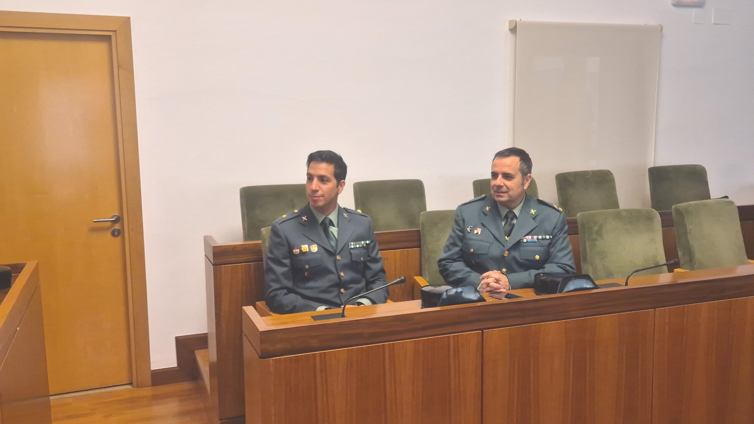 Miembros de la Guardia Civil durante el acto.
