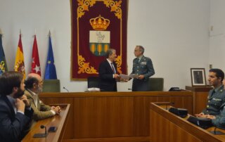 Acto de entrega de las llaves de seis viviendas a la Guardia Civil.