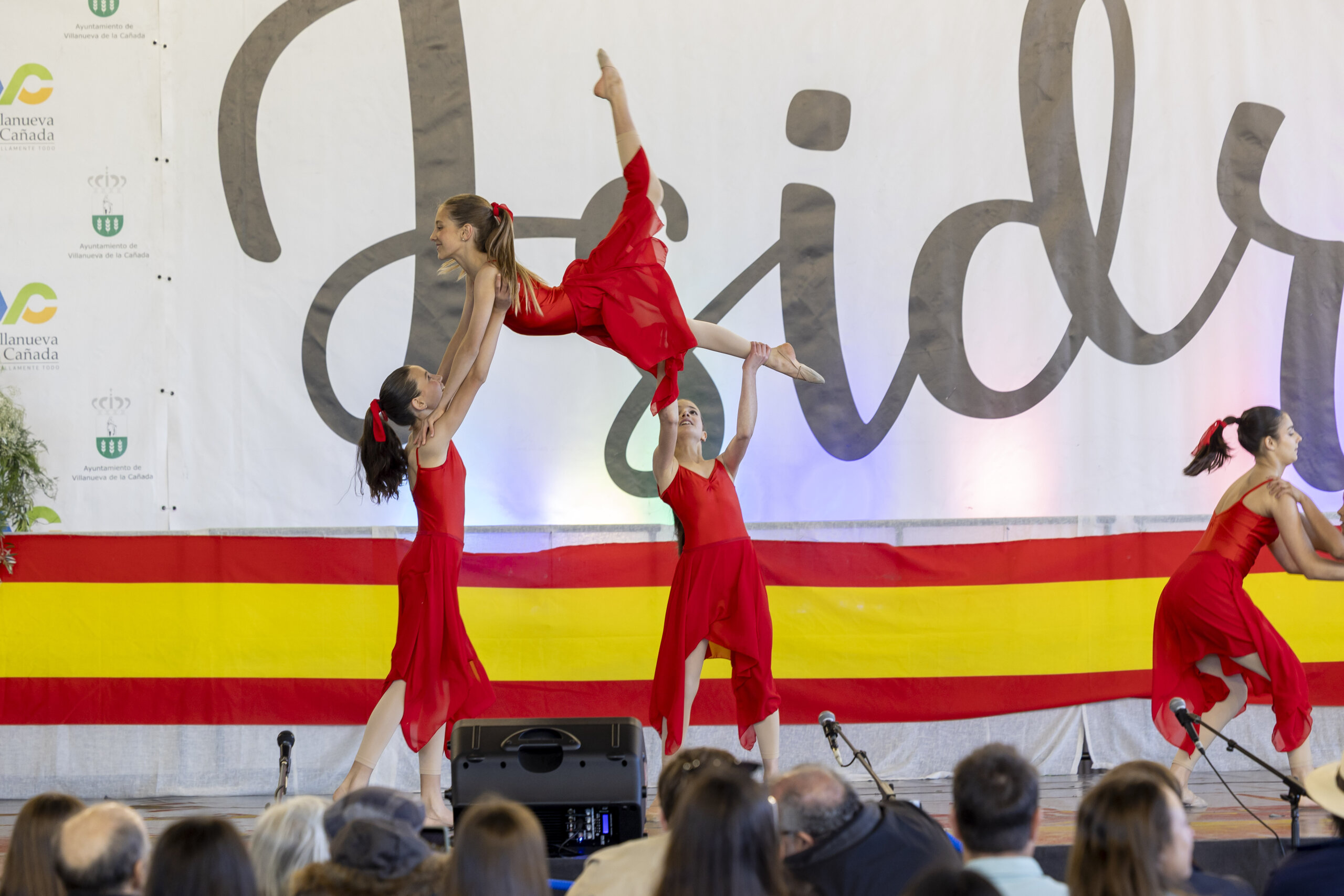 Actuación de la Academia Sally O’Neill, en San Isidro 2026.