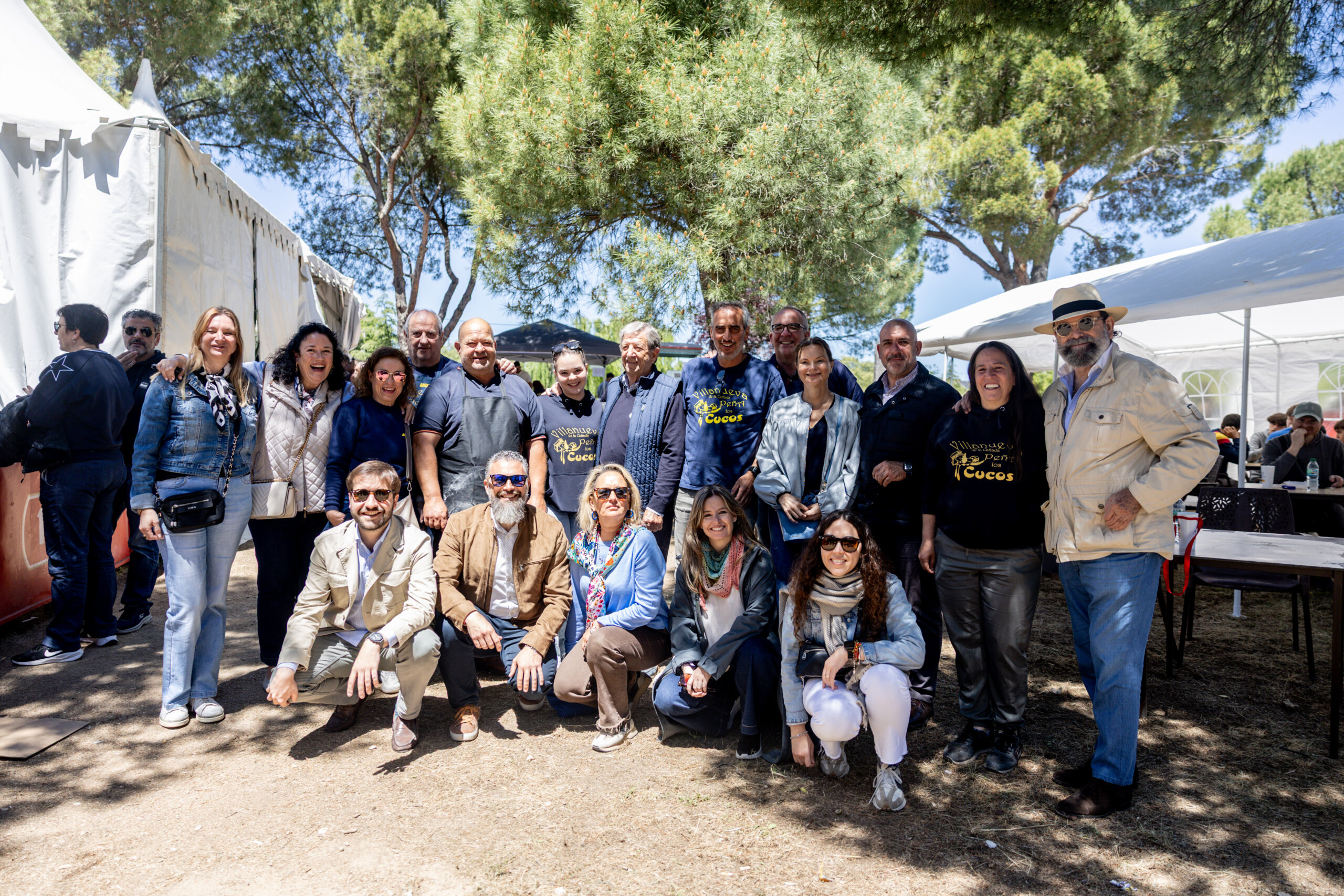 Autoridades locales junto a la Peña Los Cucos, en San Isidro 2026.