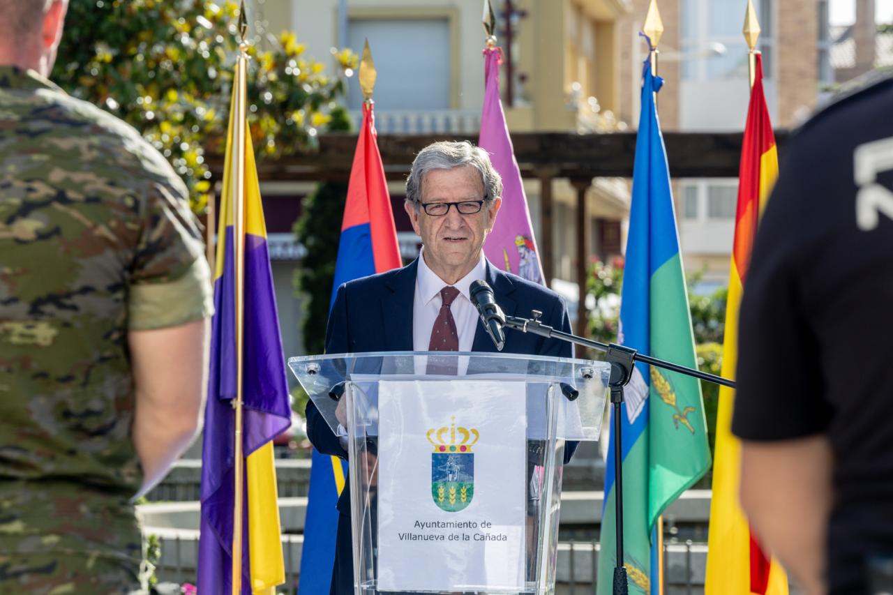 El alcalde, Luis Partida, en la inauguración de las I Jornadas Policiales y Militares de Guías Caninos.