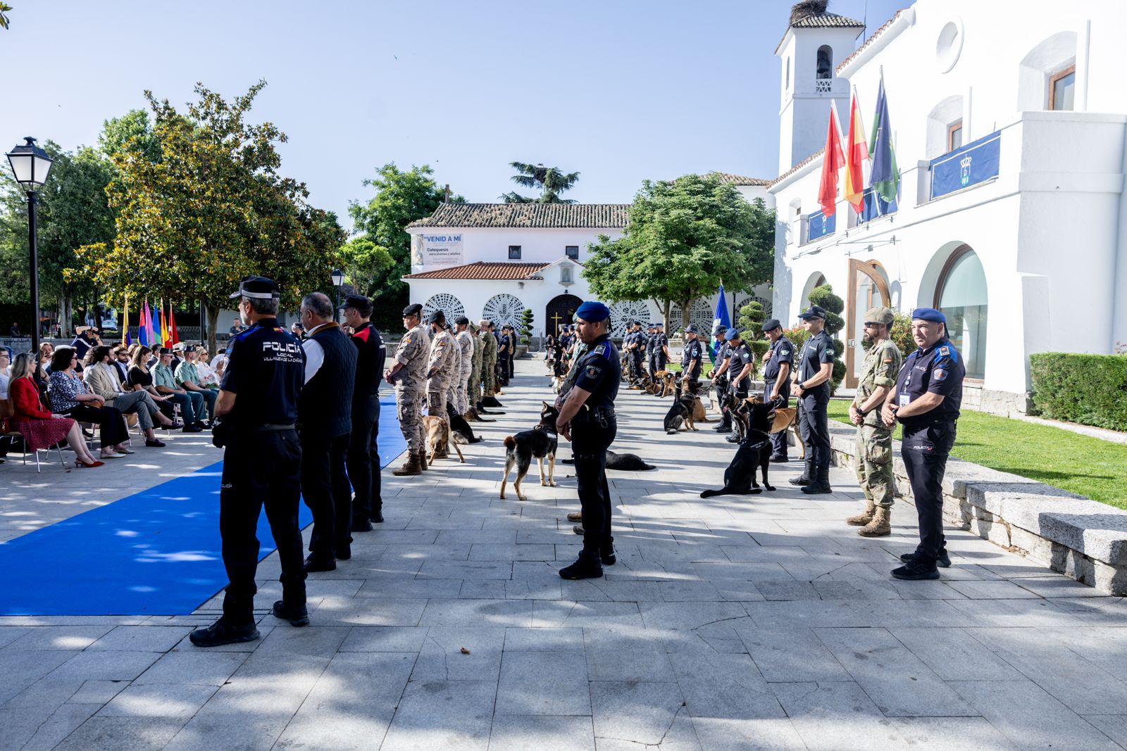 Acto inaugural de las I Jornadas Policiales y Militares de Guías Caninos.