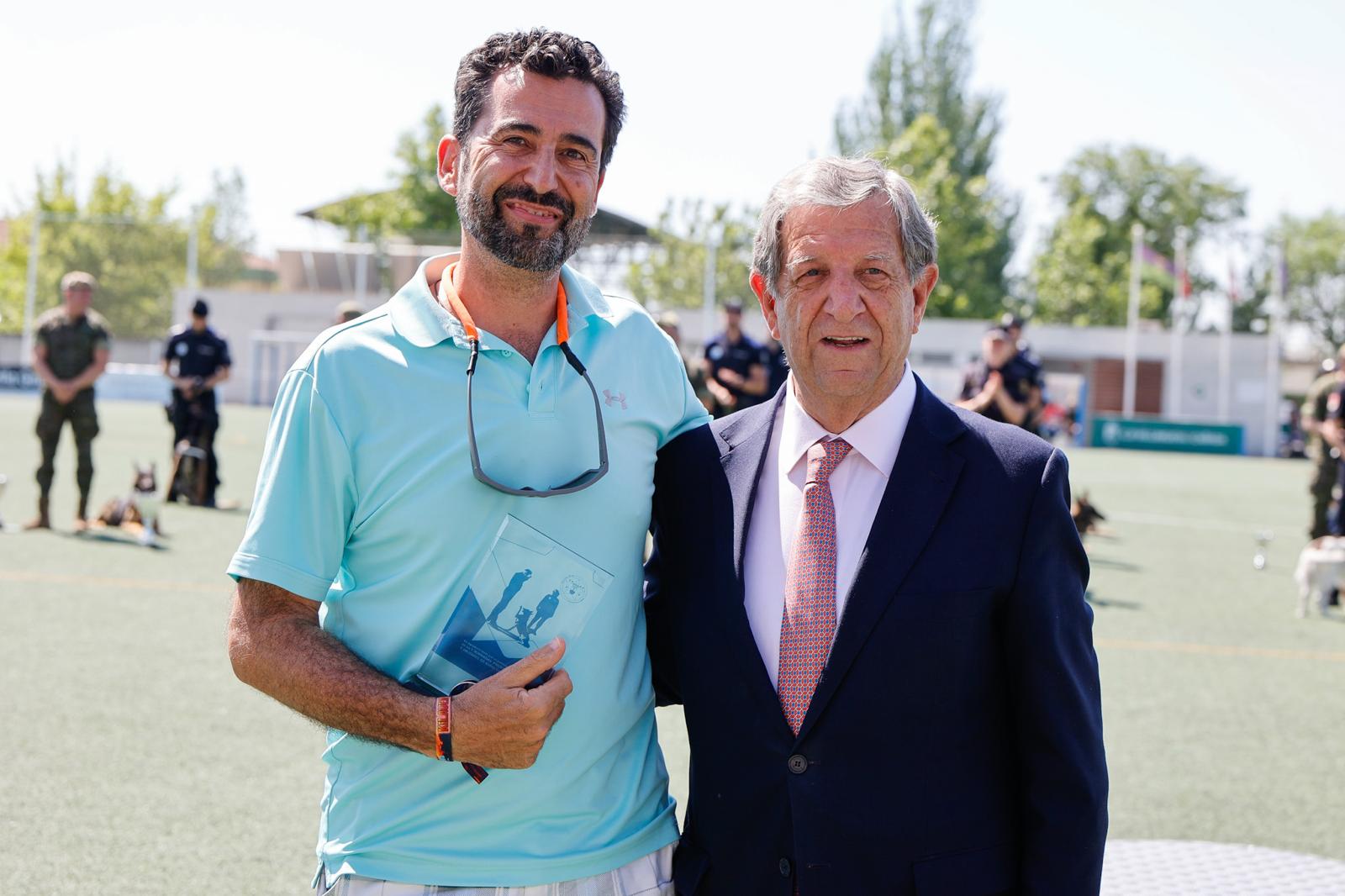 El alcalde, Luis Partida, y el director de Aquopolis, Mariano Valverde.