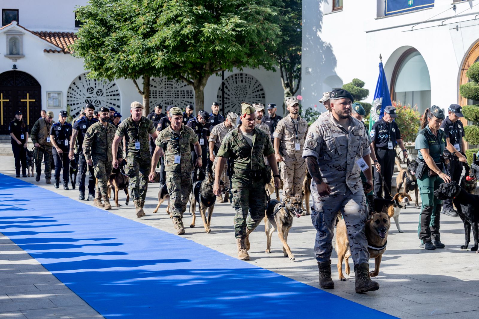 Acto inaugural de las I Jornadas Policiales y Militares de Guías Caninos.