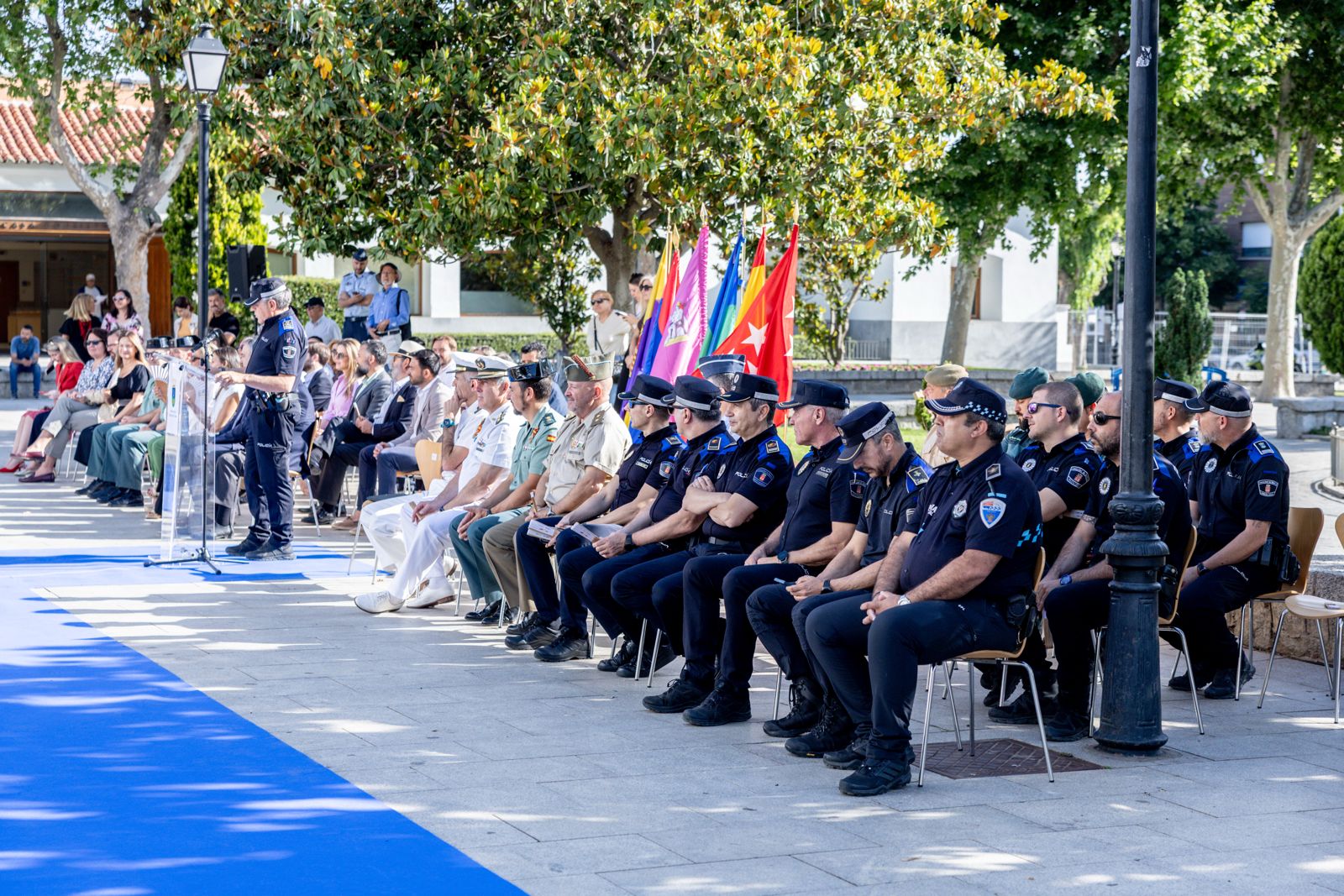Responsables de cuerpos policiales y autoridades en la inauguración de las I Jornadas Policiales y Militares de Guías Caninos.
