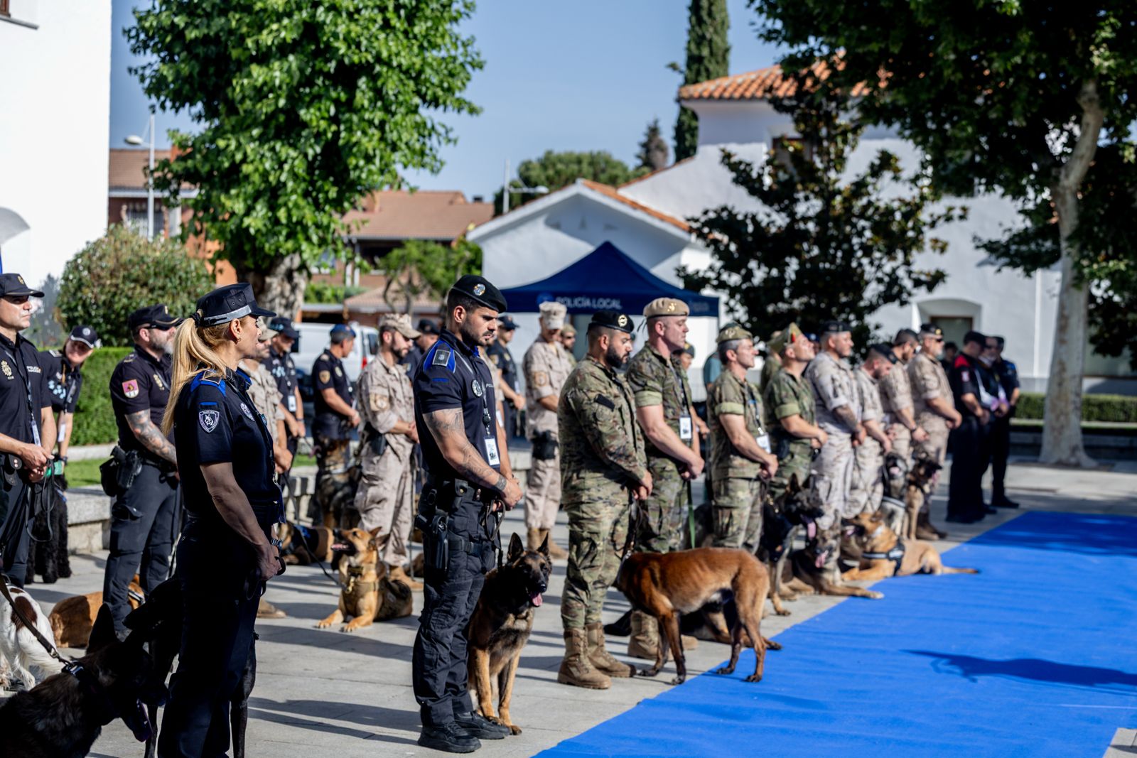 Acto inaugural de las I Jornadas Policiales y Militares de Guías Caninos.