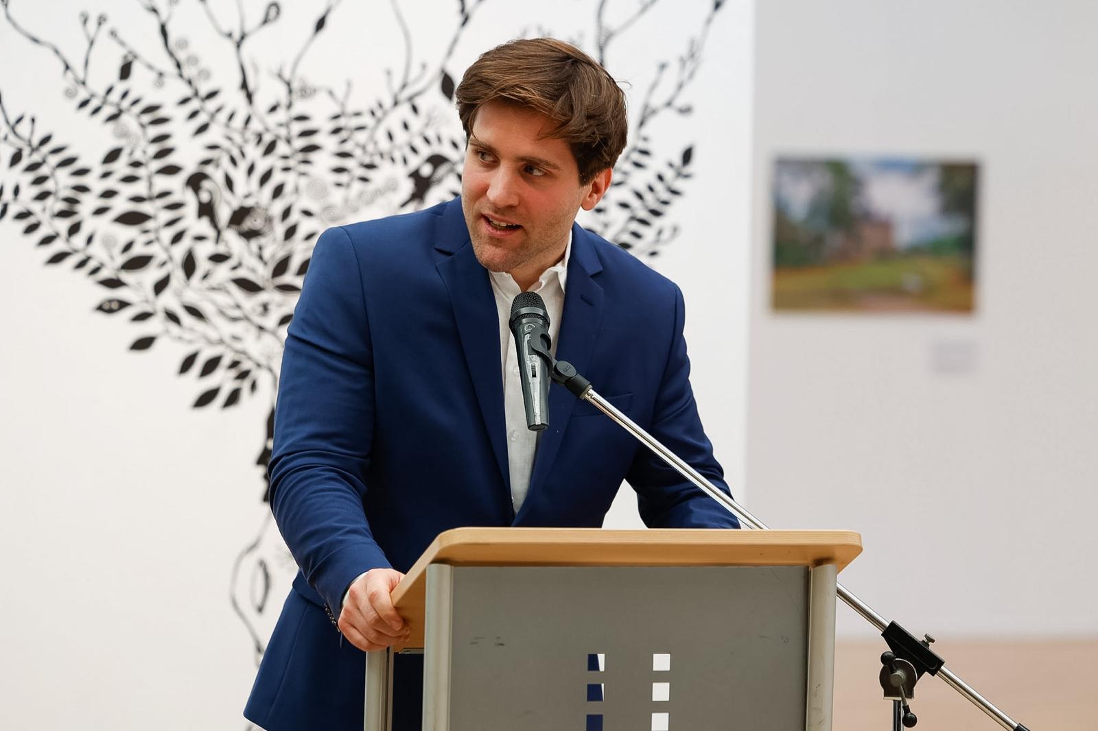 El teniente de alcalde de Le Vésinet, Jean-Baptiste Jonemann, durante su intervención.