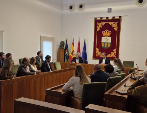 Aprobado en Pleno el cambio de nombre de la plaza de la Tejera por plaza de David Ruibal