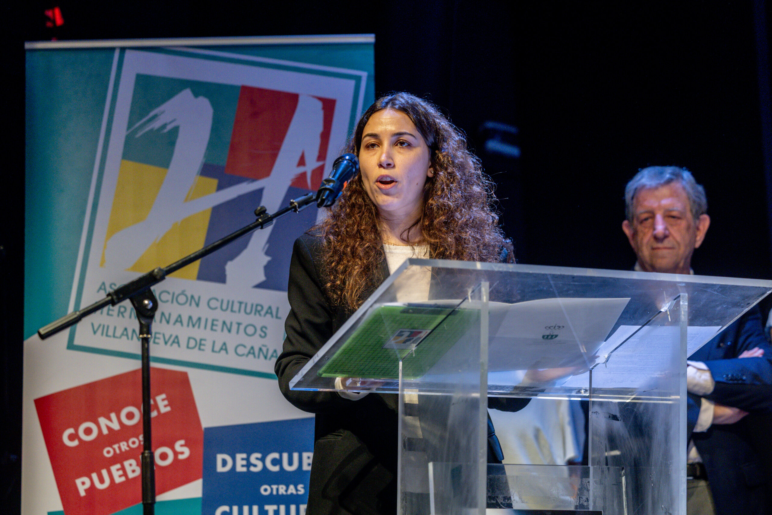 La concejala de Hermanamientos, Margarita Serrano, durante el acto de entrega de premios del Concurso de Monólogos.