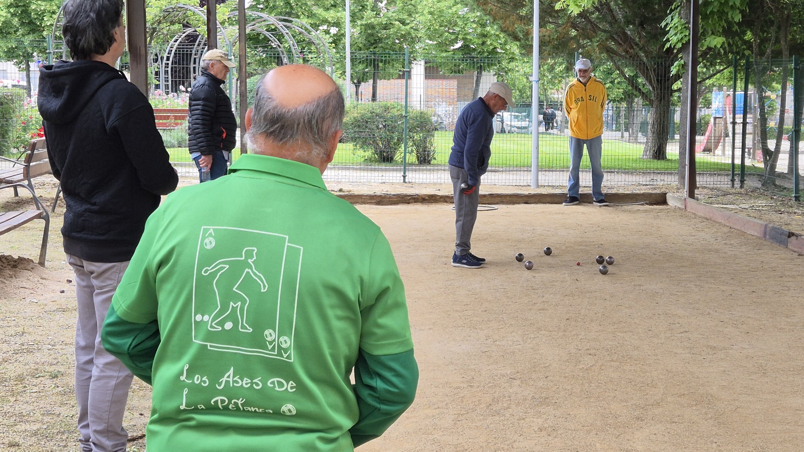 Jugadores del Torneo de Petanca para mayores.