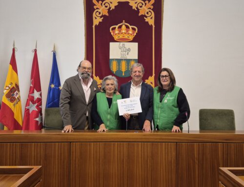Entrega de la recaudación del Mercadillo Solidario de Libros