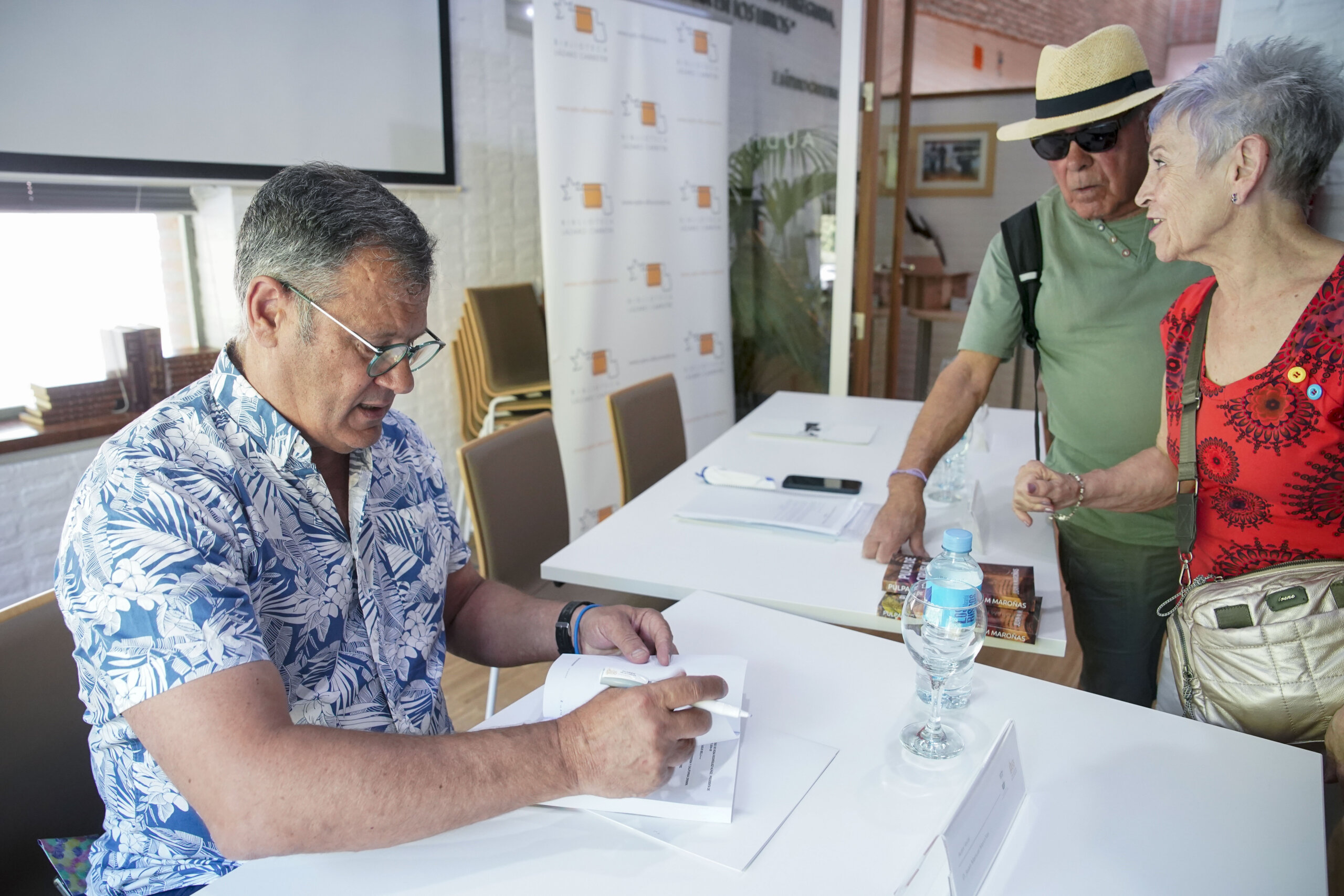 Presentación libro de Juan M. Maroñas en Villanueva de la Cañada, Madrid.